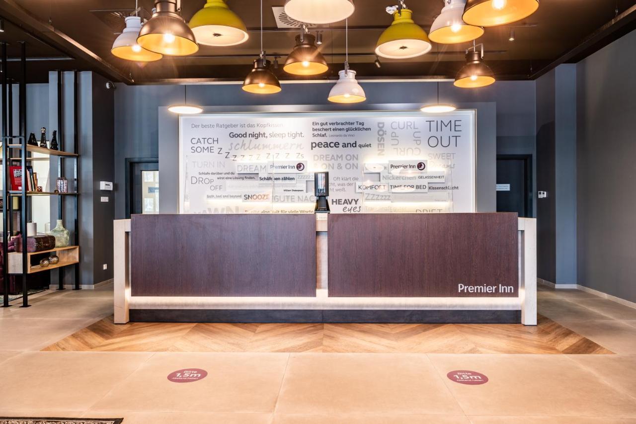 Premier Inn Wuppertal City Centre Exteriör bild